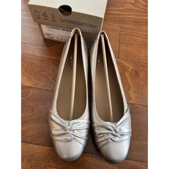 Carks Un Blush Wish Platinum Leather Loafer Slip On Closed Toe NWT 9.5 M - Picture 4 of 8